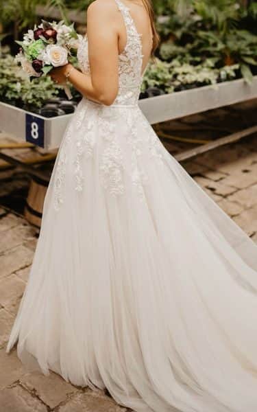 Wedding gown